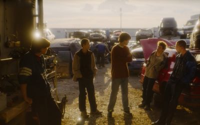 Подростки. Первая любовь