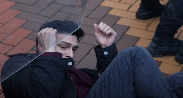 Камень, ножницы, бумага / Tas Kagit Makas